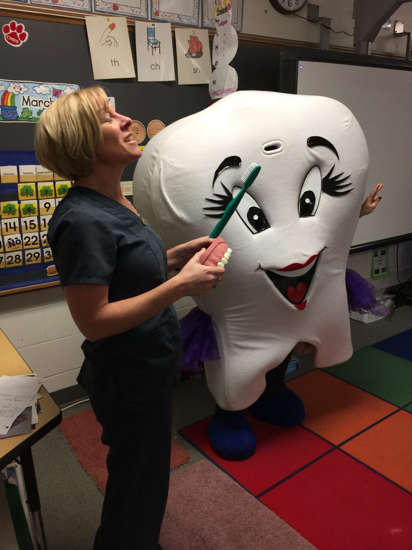 Dr. Moose and Miss Molar Visit Carroll Manor Elementary School!